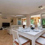 Esmeralda Villa *