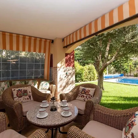 Esmeralda Villa *